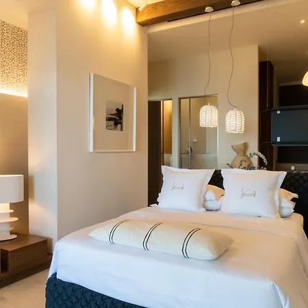 My Cave Blue Iconic Designer By The Sea *